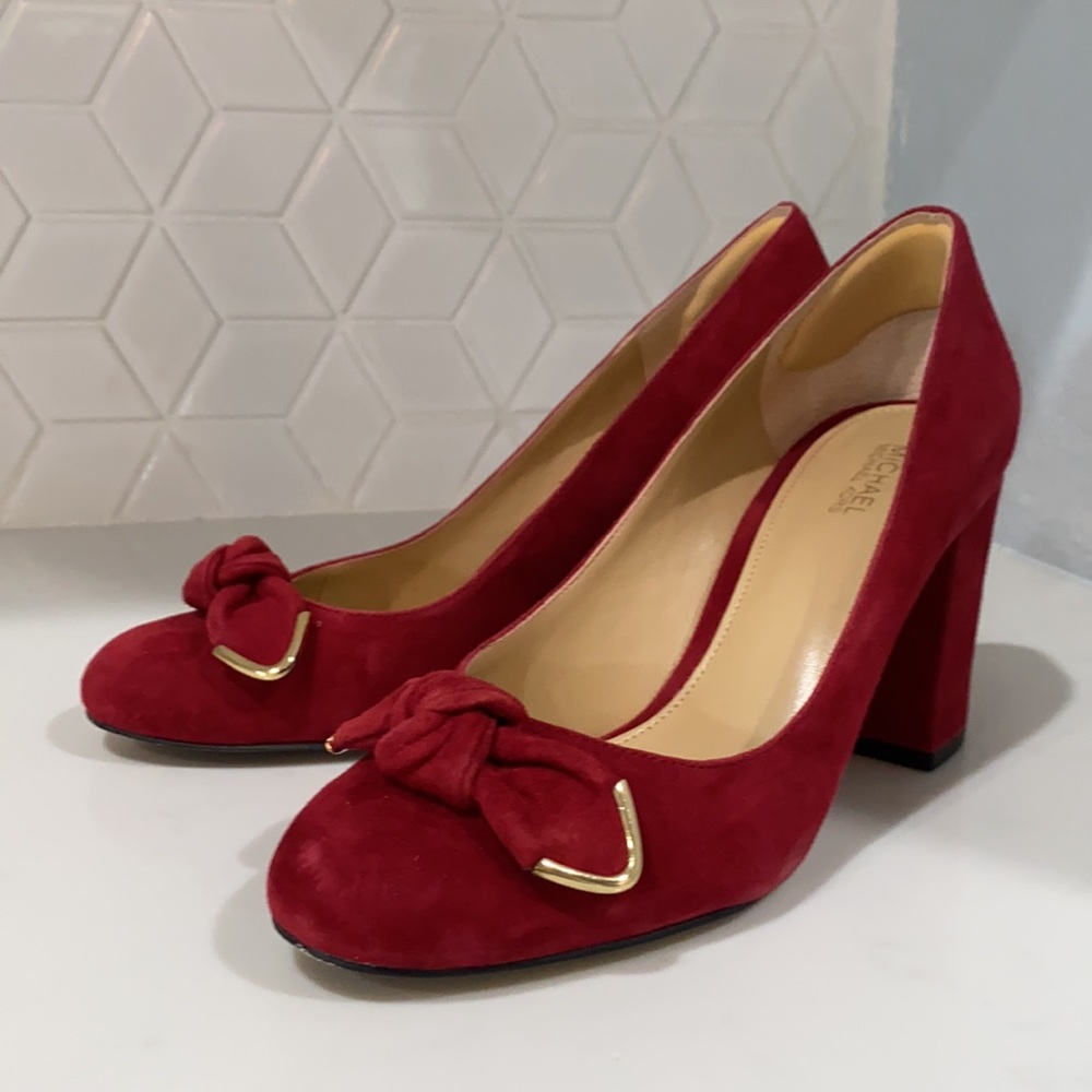 Michael Kors Size 7 Excellent condition. Suede - Picture 2 of 3